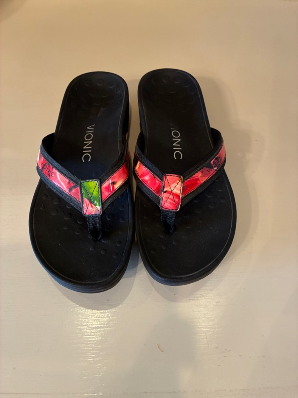 Vionic wedges